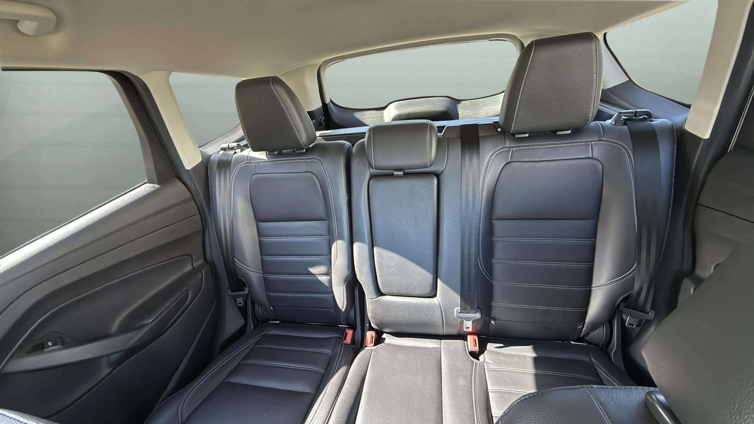 1fmcu0hd0jub57736-a01ba749d615462e8135f997ef8f6701-interior-15.jpeg-1759972992975-43850825