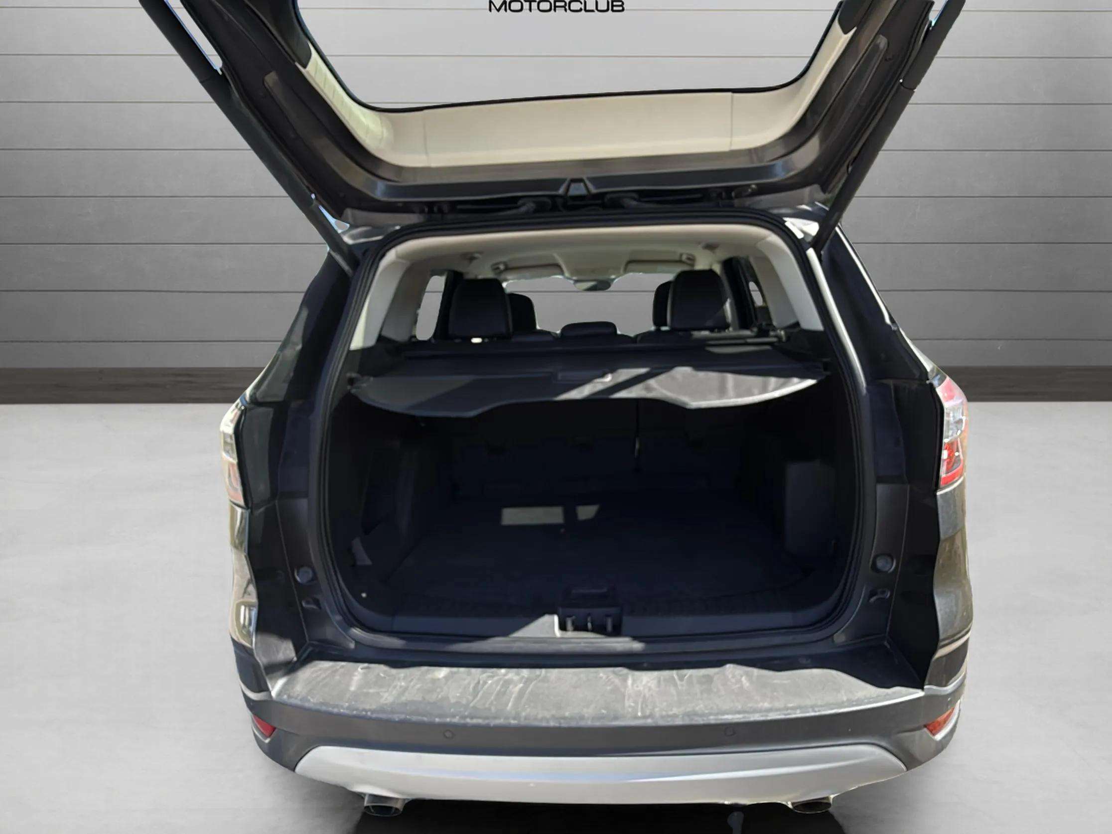 1fmcu0hd0jub57736-a01ba749d615462e8135f997ef8f6701-interior-16.jpeg-1759972992980-911285835