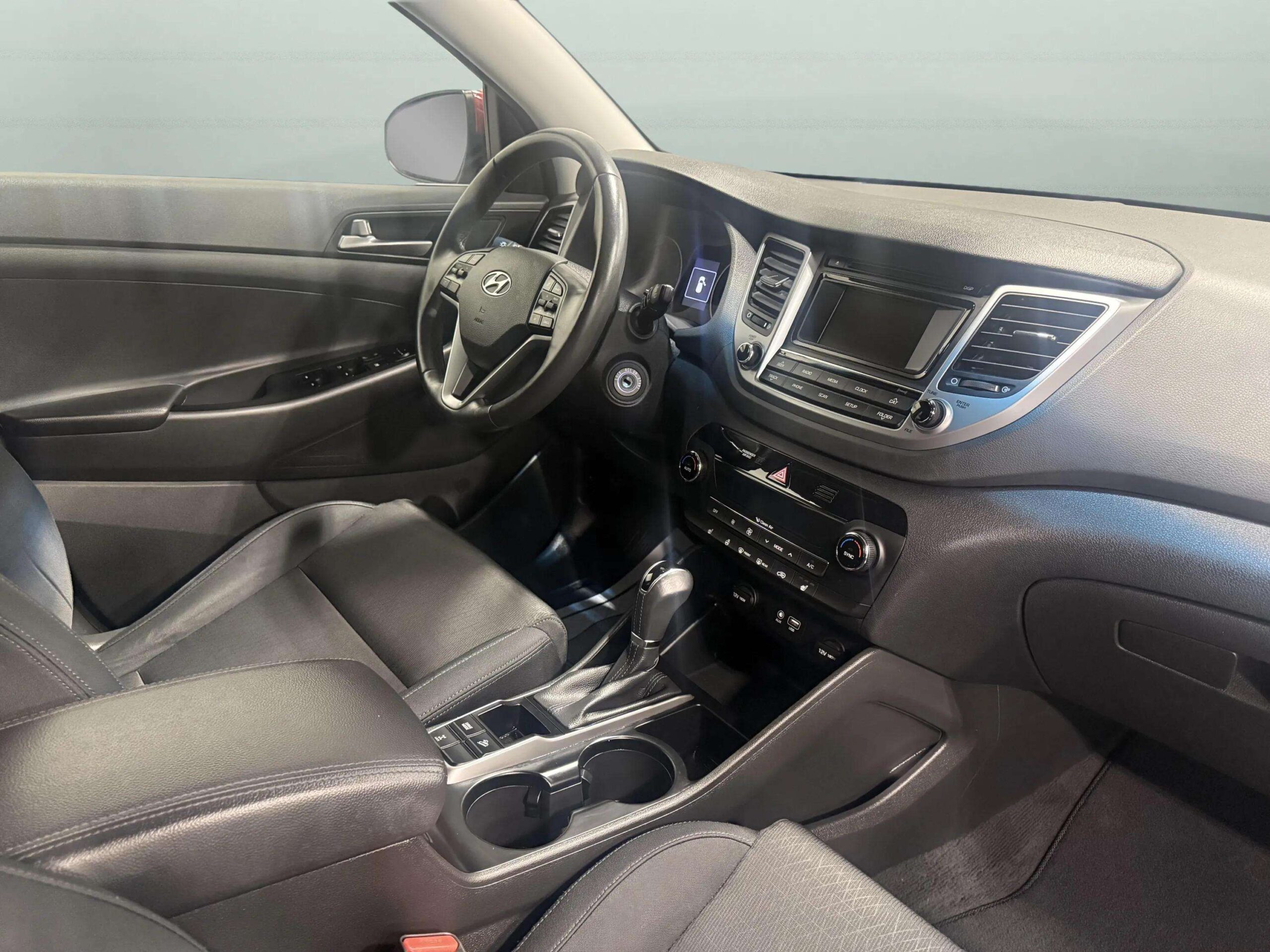 2_8_Interior_IMG_4950