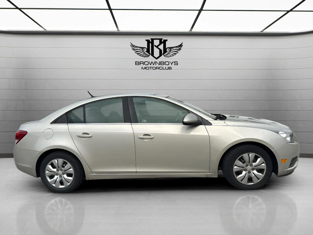 cruze-03-1759402937915-381770159