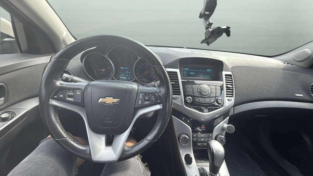 cruze-06-1759402937934-961387491