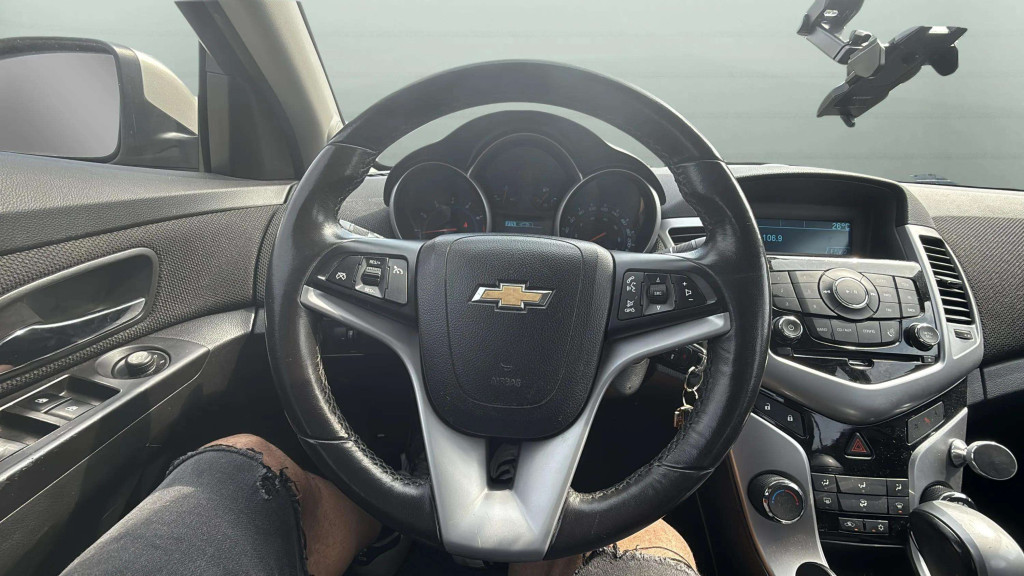 cruze-08-1759402937927-746074043