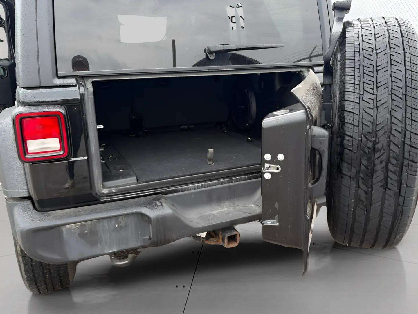 2020 Jeep Wrangler Unlimited Sport Altitude 4×4 - Photo 15