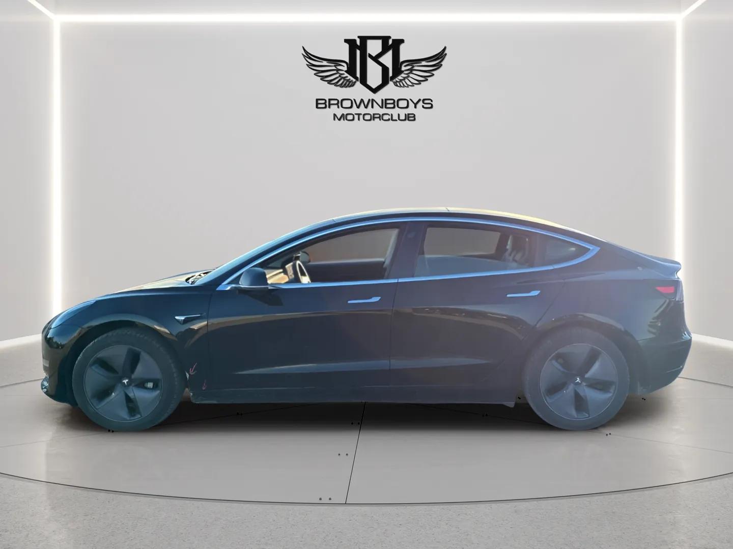 2019 Tesla Model 3 Standard Range Plus RWD - Photo 2