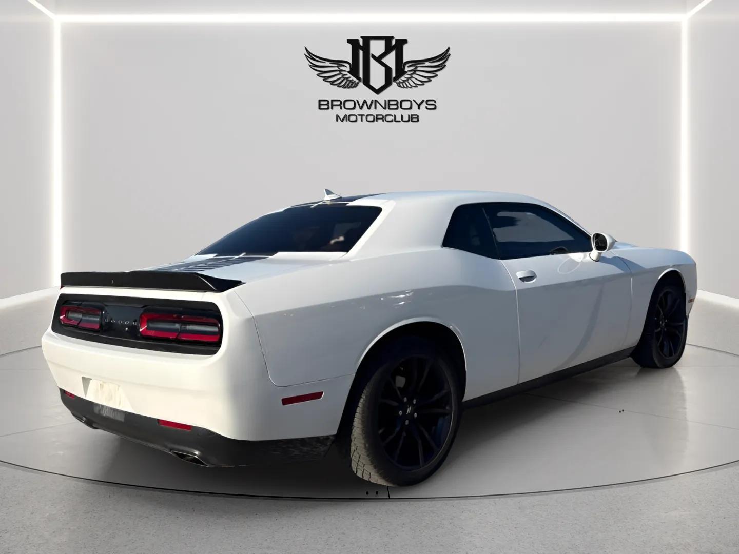 2018 Dodge Challenger SXT Plus - Photo 5