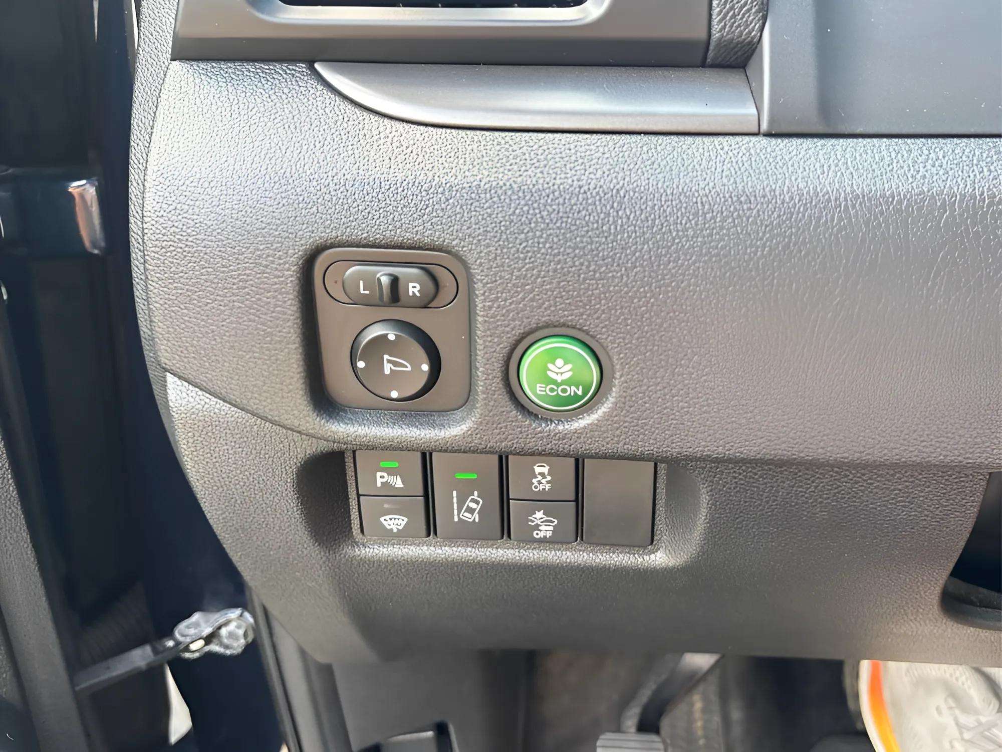 2018 Honda Pilot EX-L Navi AWD 8 passenger - Photo 12
