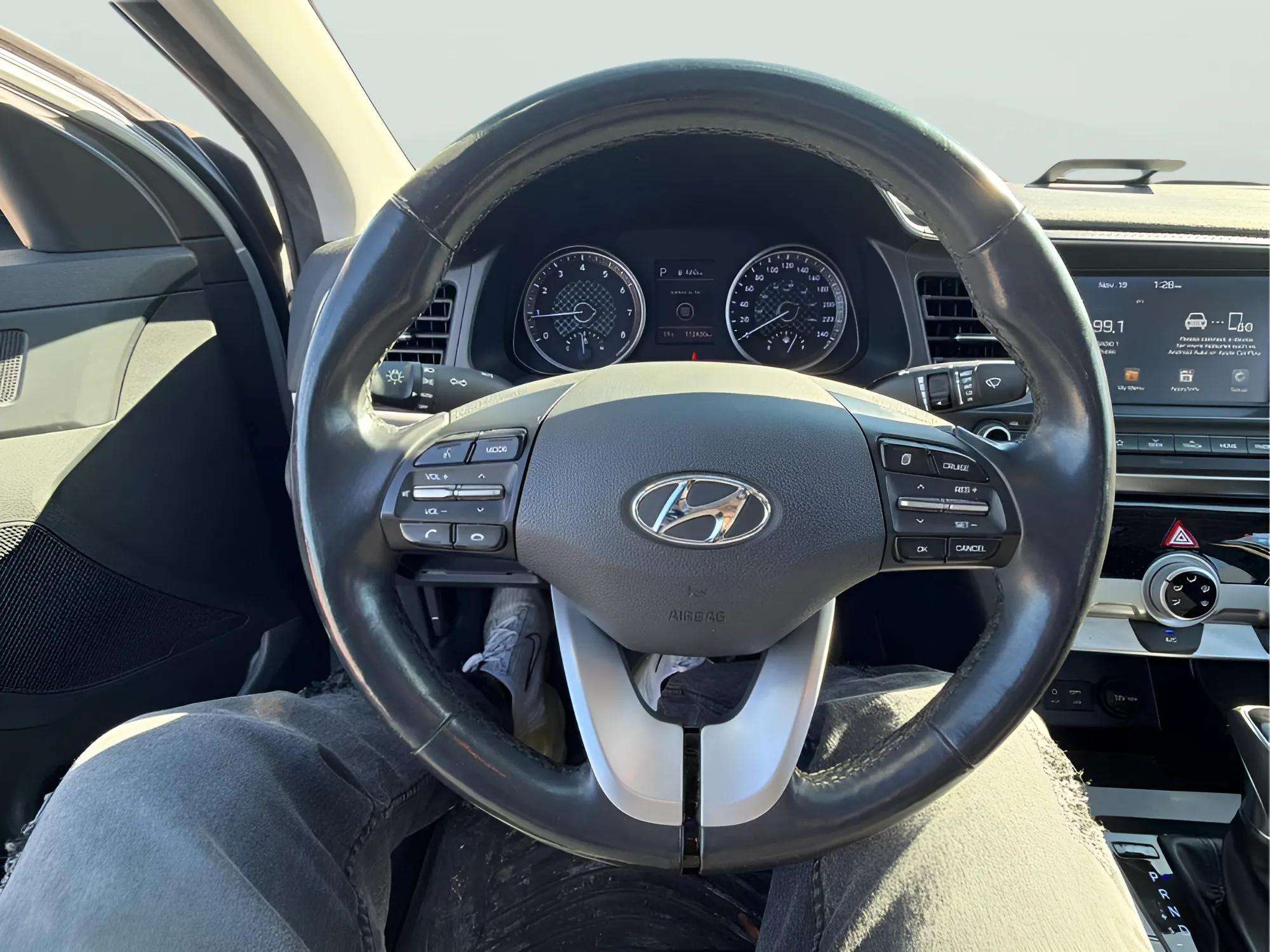 2020 Hyundai Elantra Preferred w/Sun & Safety Package IVT - Photo 12