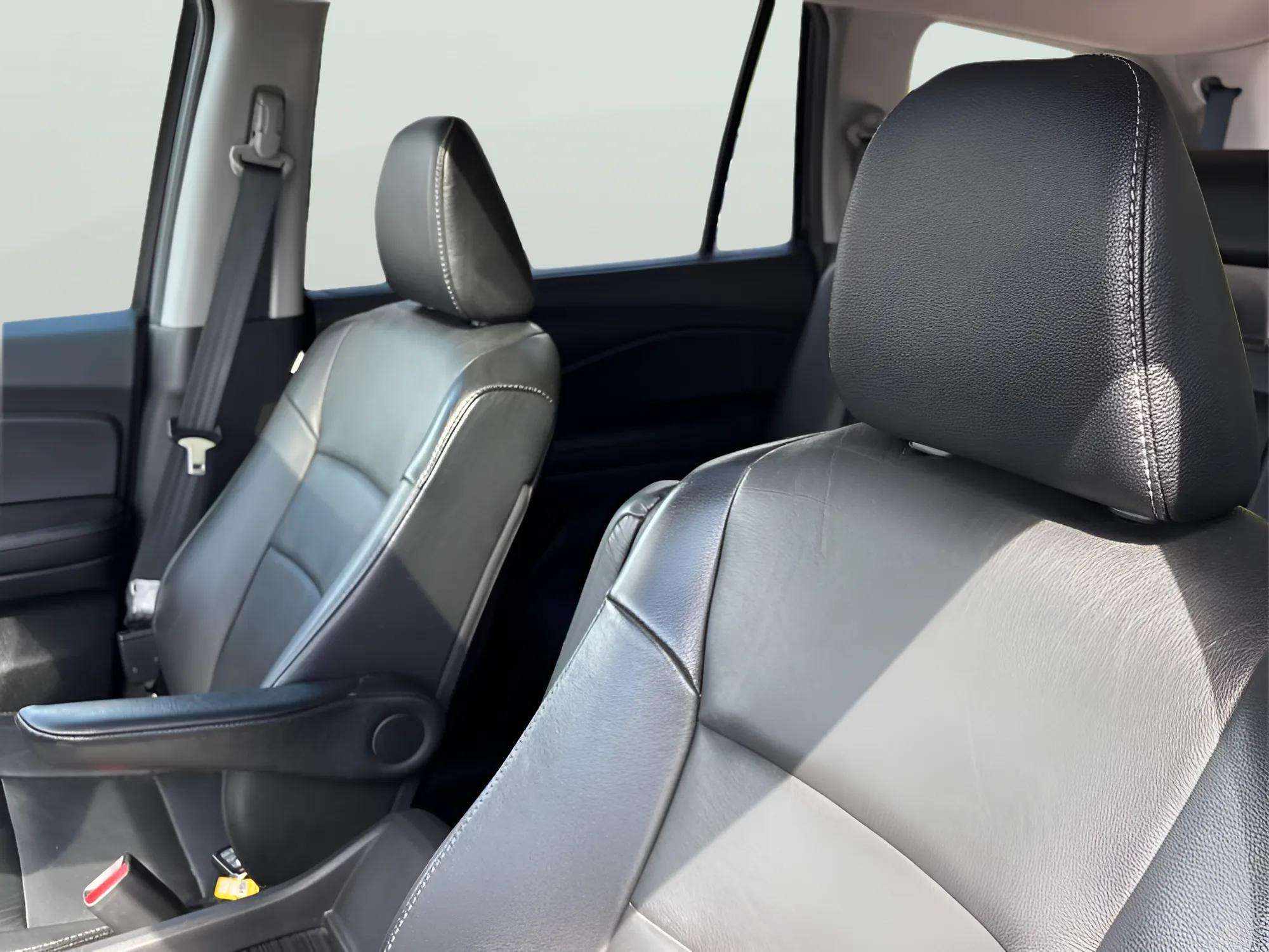 2018 Honda Pilot EX-L Navi AWD 8 passenger - Photo 14