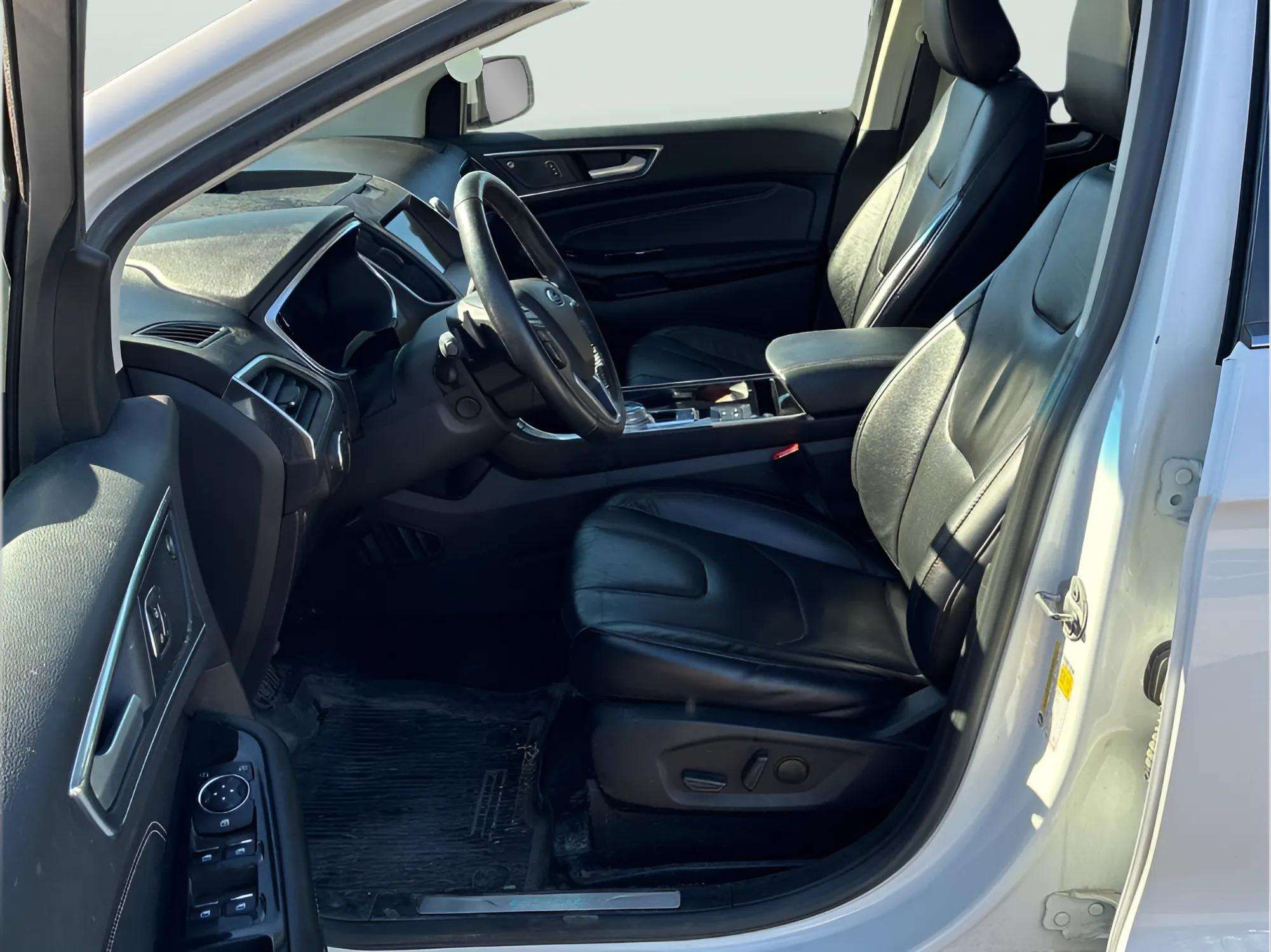 2020 Ford Edge Titanium AWD - Photo 14