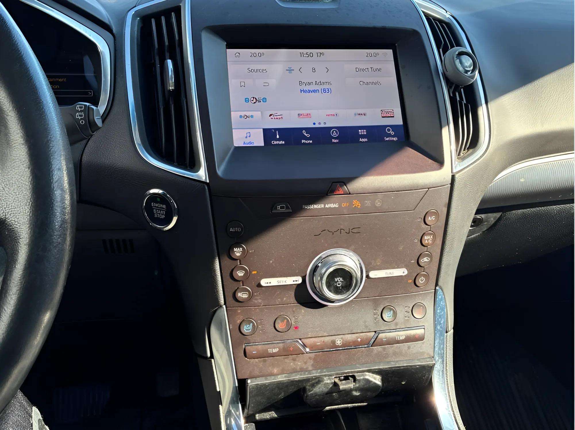 2020 Ford Edge Titanium AWD - Photo 17